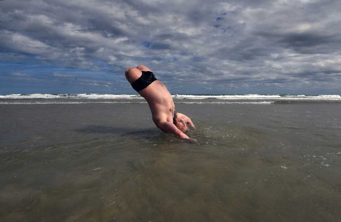 Sgt. Misha Varvarych, 28, an 80th Airborne Assault Brigade commander delights in the ocean waters