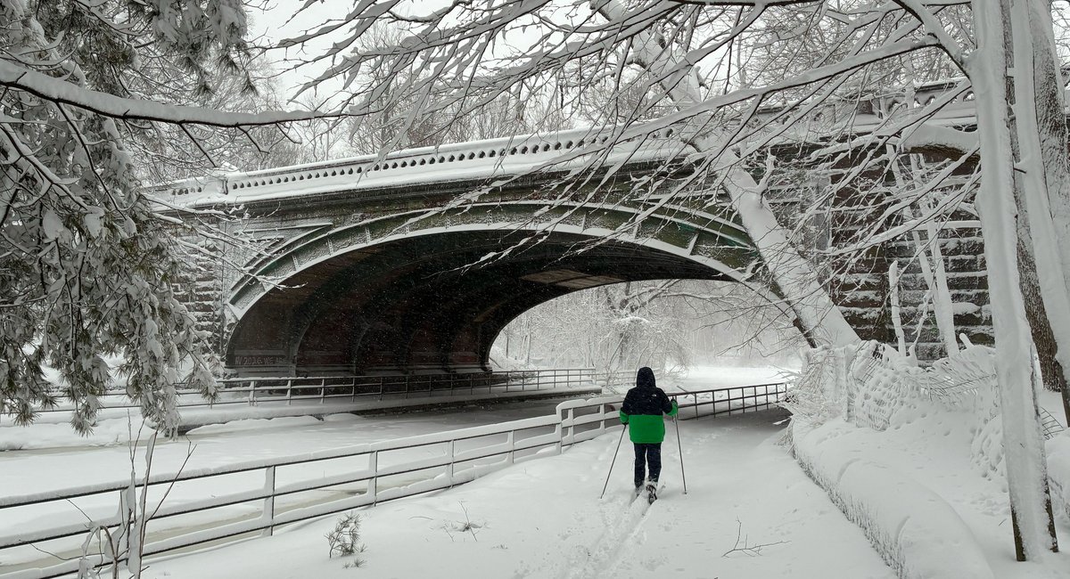 'Epic' blizzard paralyzes NYC, NJ area with over foot of snow, transit disruptions, school closures