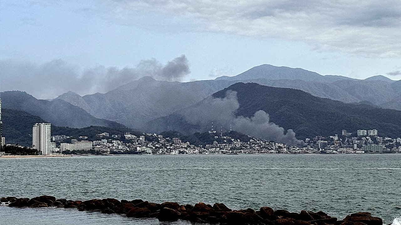 Americans stranded in Puerto Vallarta describe city turning into war zone and more top headlines