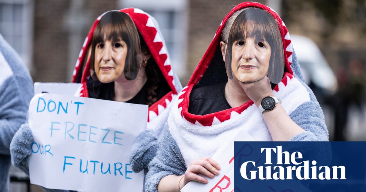 Student loan crisis in England and Wales is a scam on graduates, say angry MPs | Student finance