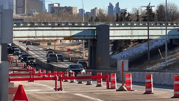 Oil prices should have 'zero relevance' on local infrastructure, Calgary mayor argues