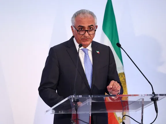 Prince Pahlavi calls on Iranians to get ready to return to streets