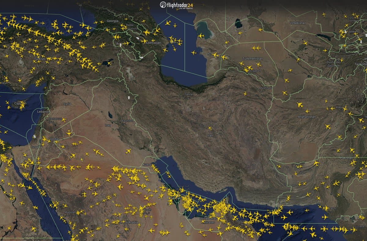 Iranian and Israeli airspace has been closed (Flightradar)