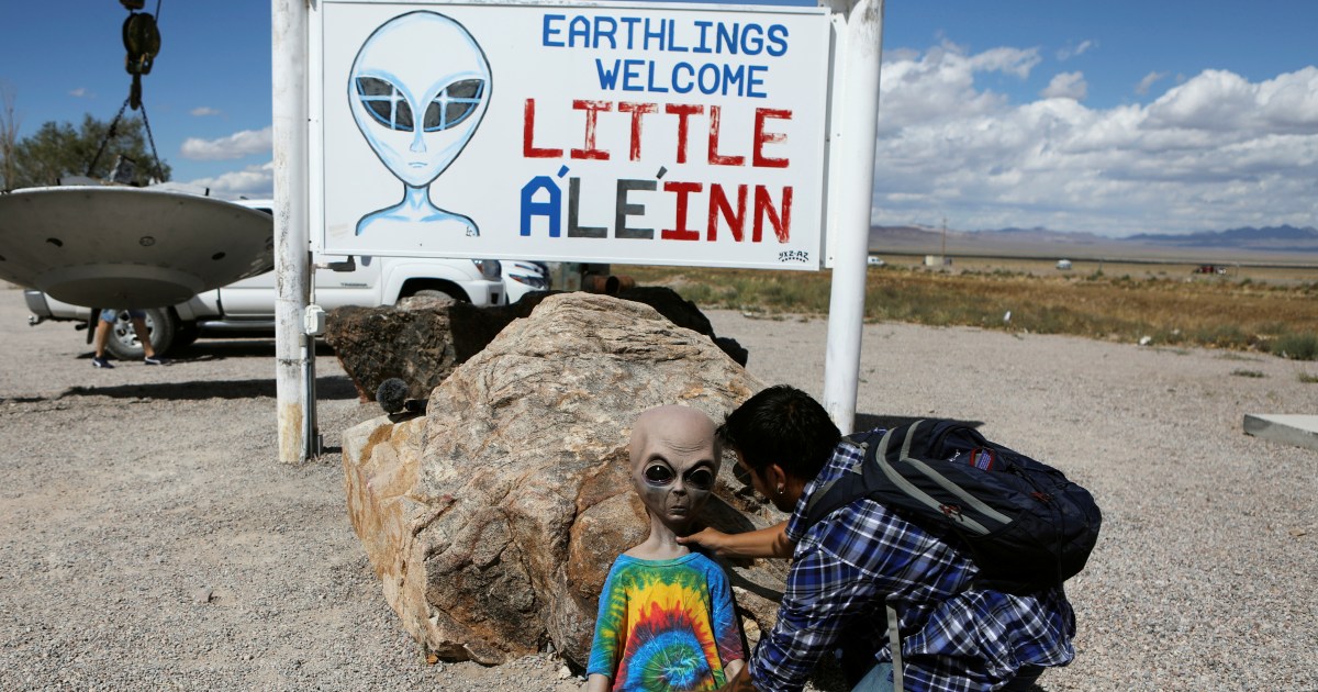 Trump orders Pentagon, federal agencies to release files on UFOs and aliens | Donald Trump News