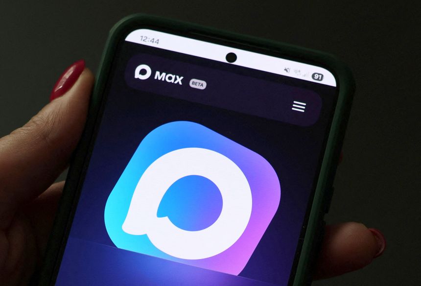 The Russian Max messaging app displayed on a smartphone screen.