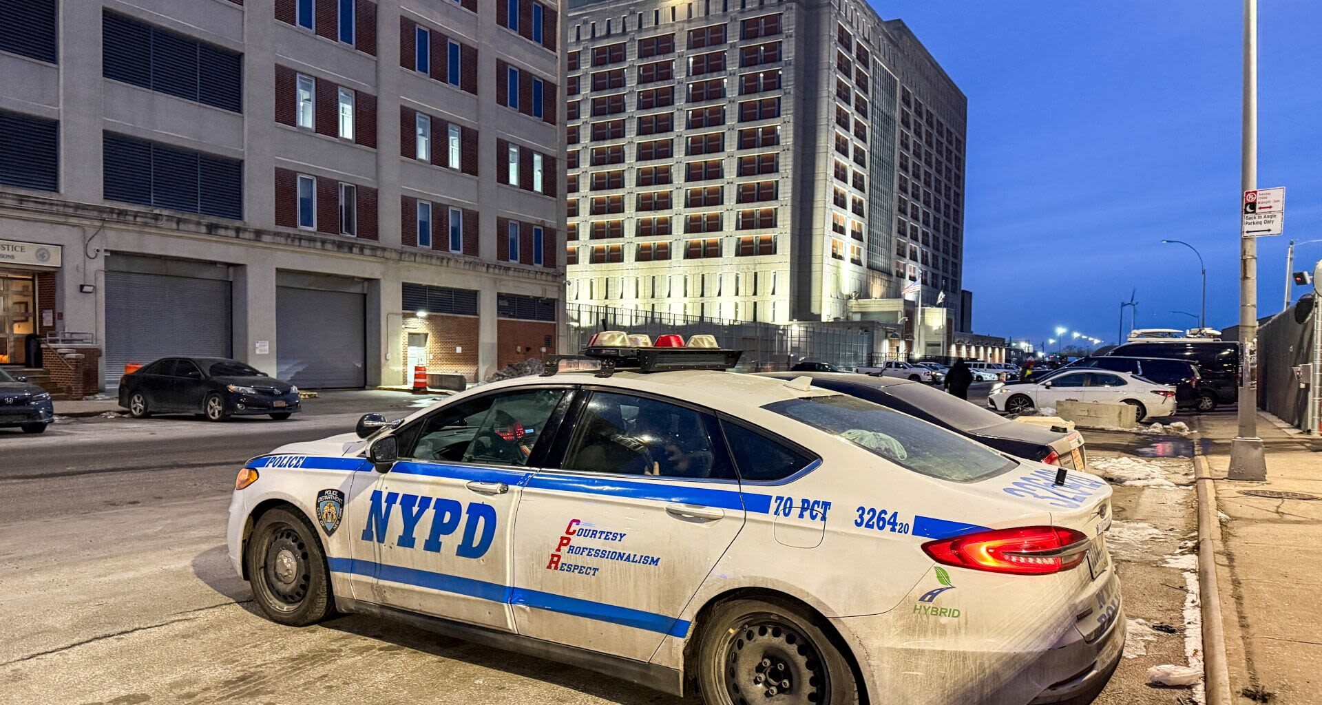 Vide of snow-splattered officers being pelted by a jeering crowd of New Yorkers widely shared on social media