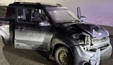 Barrie mom blows 3 times over after crash with child in vehicle: police