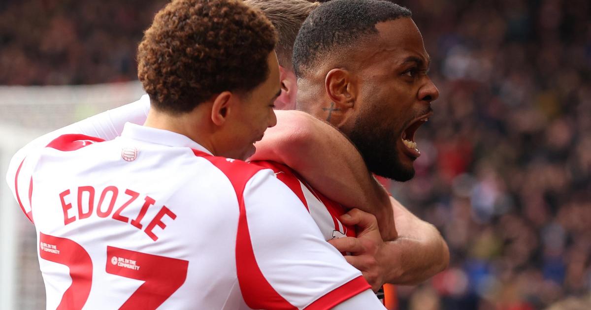 Larin scores with first Southampton touch to sting Watford