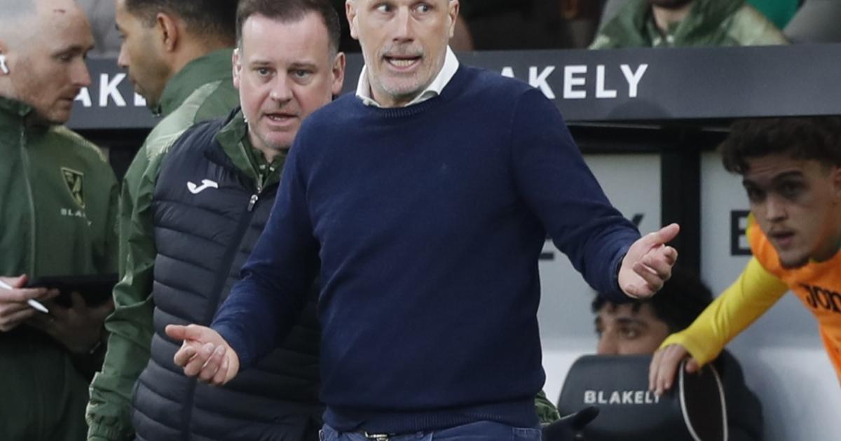 Norwich 1-2 Birmingham: Philippe Clement Championship view