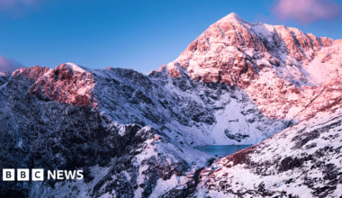 Yr Wyddfa in a covering of snow