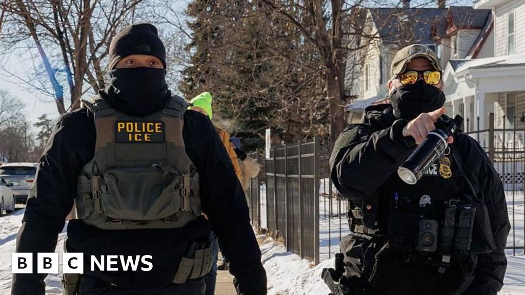 DHS heads towards shutdown after funding bill fails in Senate - BBC