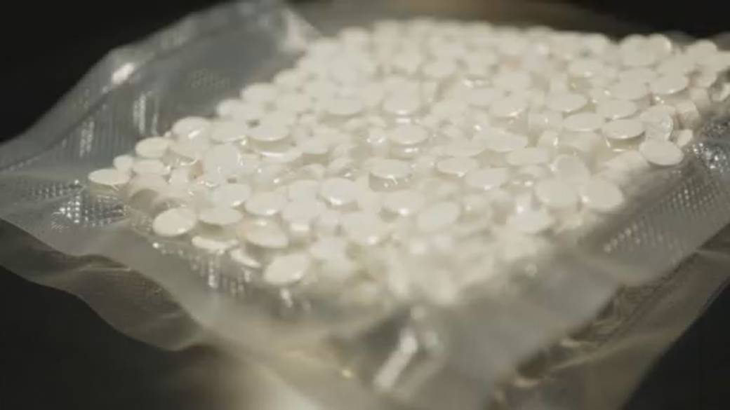 Click to play video: '‘Canada must be secure’: New border bill gives new powers to CBSA officers, police, postal workers, Health Canada'