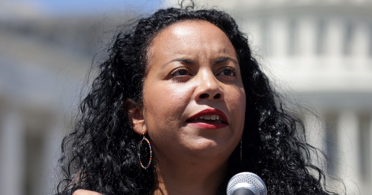 Democratic primary season kicks off with an anti-establishment earthquake