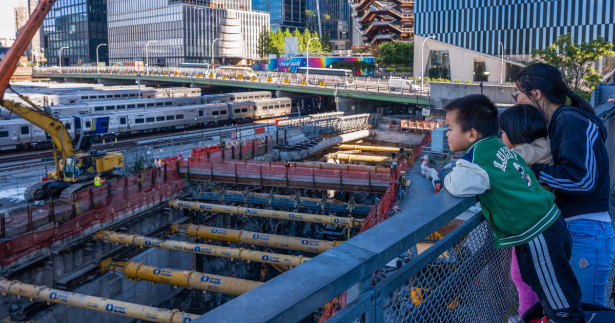 Judge rules in favor of New York and New Jersey for now in $16B tunnel fight with Trump