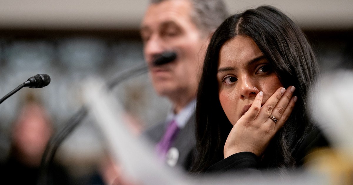 Border Patrol agent who shot Marimar Martinez will have text messages released, judge rules