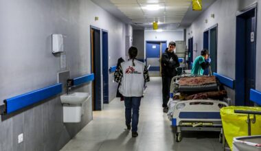 Doctors Without Borders suspends some work at Gaza’s Nasser Hospital due to presence of armed men