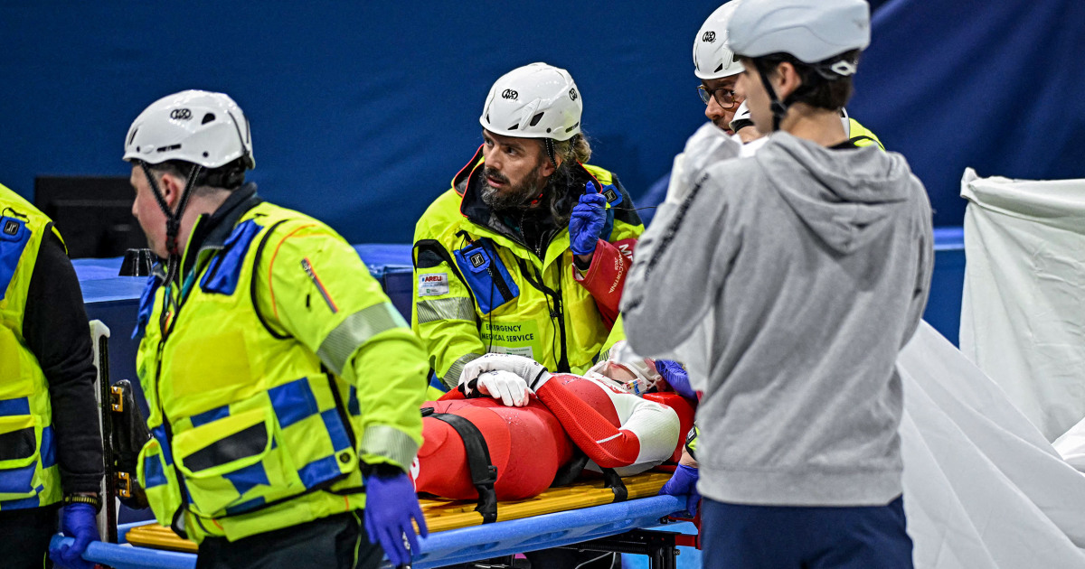 Polish speedskater Kamila Sellier stretchered off after opponent's blade slices her face