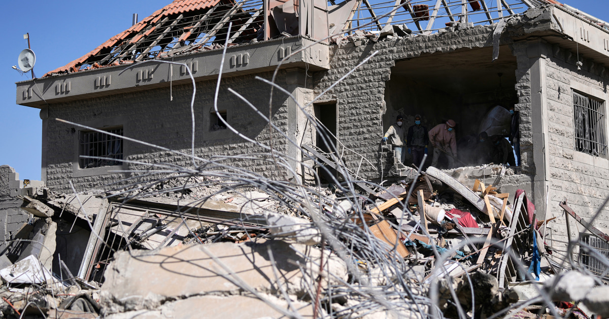 Israeli airstrikes in eastern Lebanon kill 8 Hezbollah members, officials say