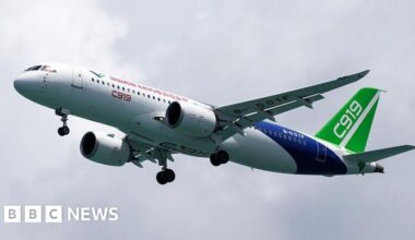 Comac: The Chinese planemaker taking on Boeing and Airbus - BBC