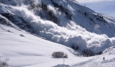 Two British skiers among three dead in Val d’Isère avalanche