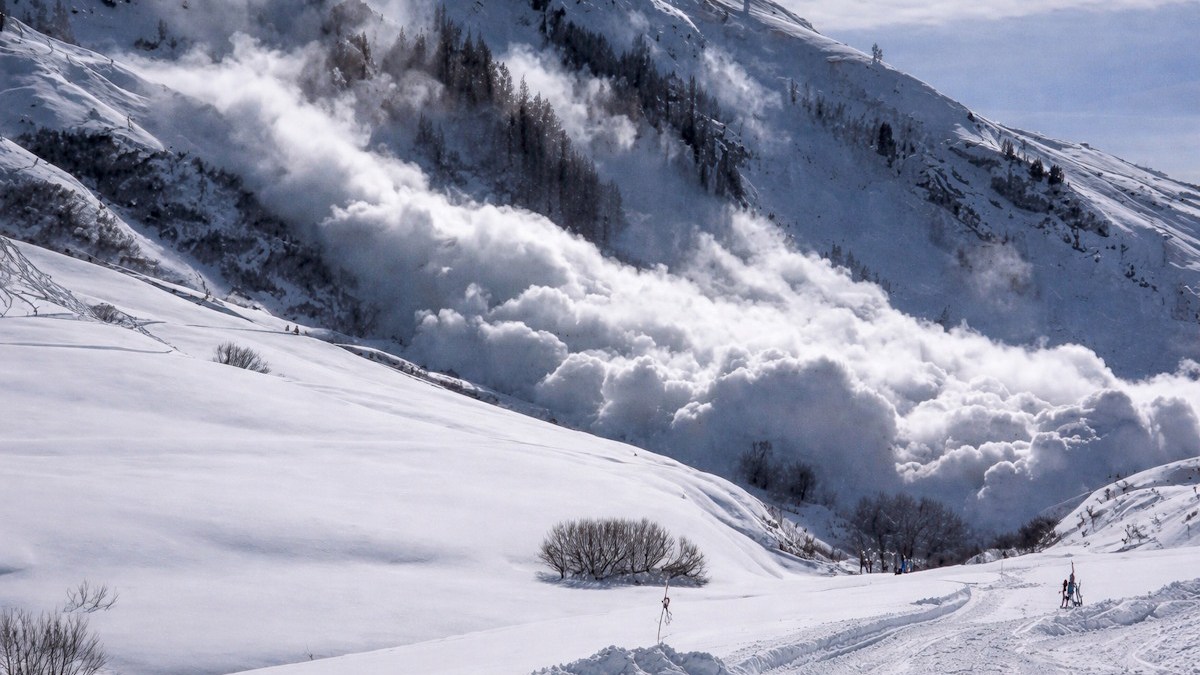 Two British skiers among three dead in Val d’Isère avalanche