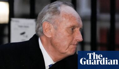 Paul Dacre says claims Mail broke law to target Doreen Lawrence ‘bitterly wounding’ | Paul Dacre