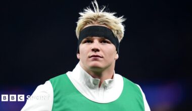 Henry Pollock runs with the ball