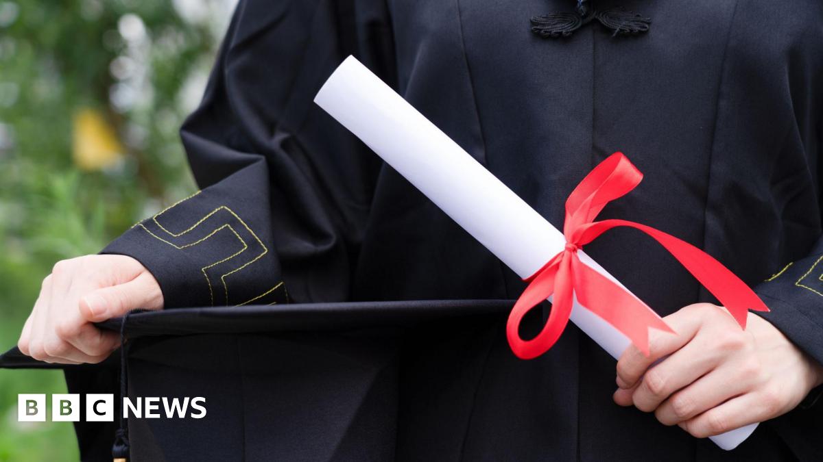 Cheltenham teacher who lied about Cambridge degree banned - BBC