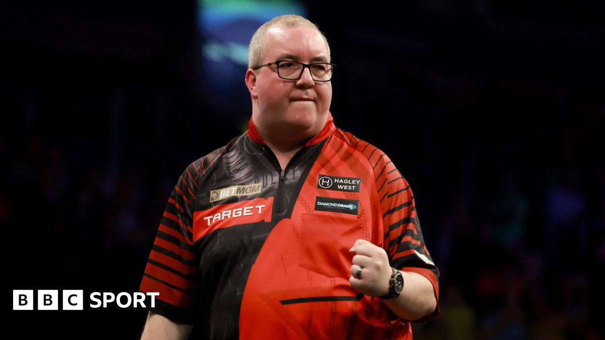 Stephen Bunting beats Gian van Veen to win night four in Belfast - as it happened