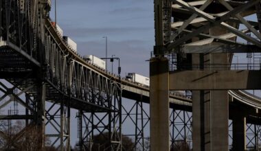 Canada’s trade deficit narrows in December as share of U.S. exports shrinks