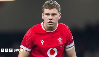 Scarlets fly-half Sam Costelow has played 19 internationals for Wales