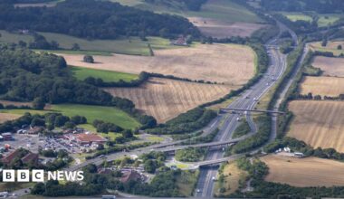 M4 shut in both directions for emergency repairs near Reading