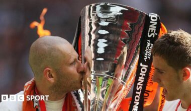 Kevin Nicholls of Luton Town kisses the trophy after victory in the Johnstone's Paint Trophy Final match between Luton Town and Scunthorpe United at Wembley Stadium in 2009
