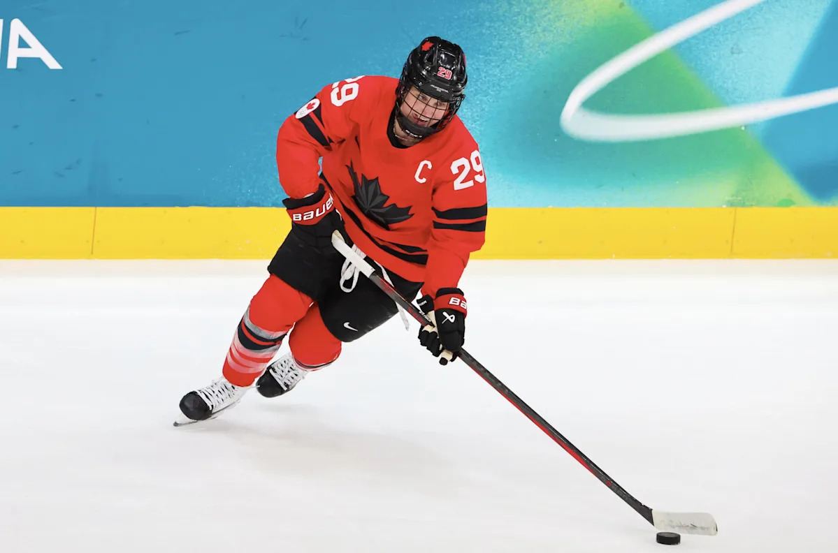 Fans react to Team Canada captain Marie-Philip Poulin being out with injury vs. Team USA: 'If you catch me sobbing...'