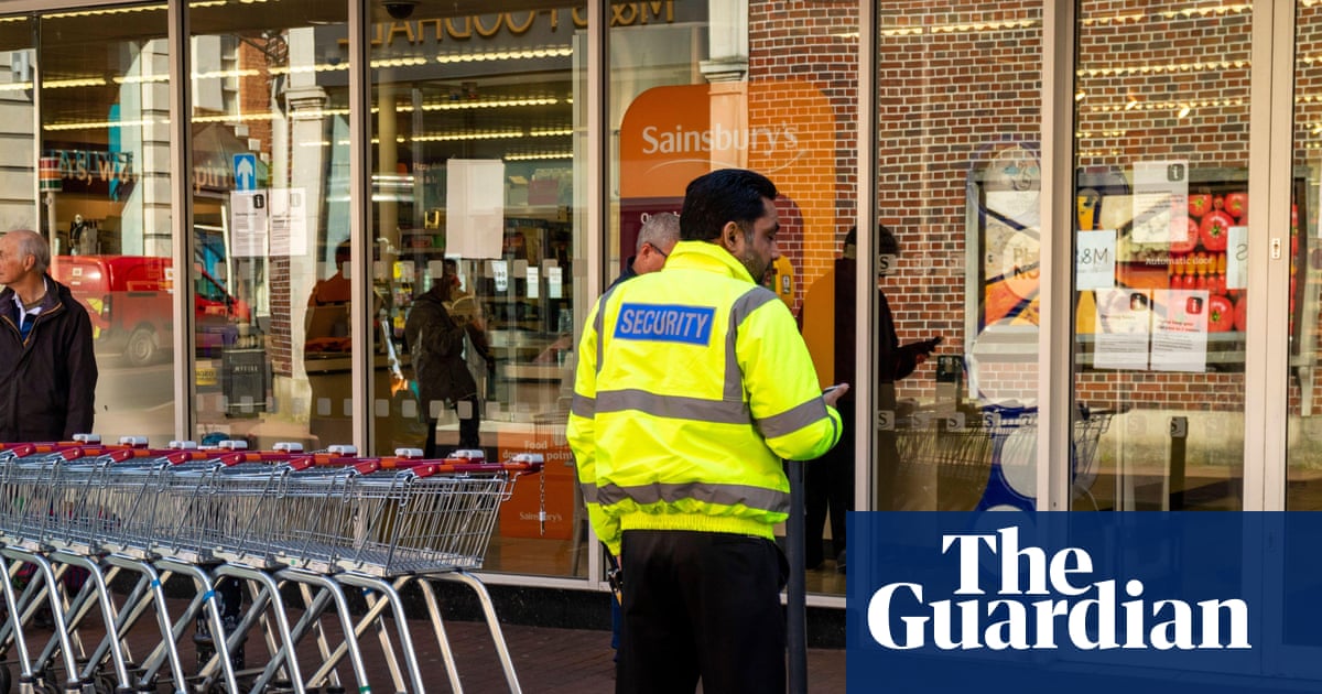 Criminals ‘systematically’ targeting UK shops, costing £400m last year, say retailers | Retail industry