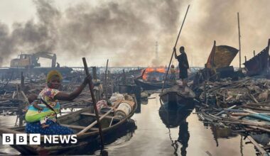 Makoko demolitions: Shanties in Lagos Lagoon in Nigeria bulldozed and burnt - BBC