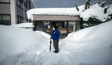 Japan warns of avalanches as snow deaths rise to 35