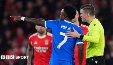 Vinicius Junior speaks to referee Francois Letexier