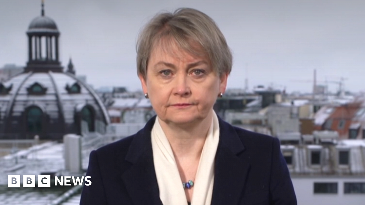 Foreign secretary to be quizzed by Laura Kuenssberg after UK says Russia killed Alexei Navalny - BBC