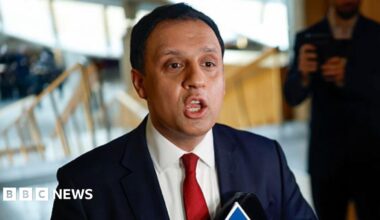 A profile image of BBC Scotland political editor Glenn Campbell