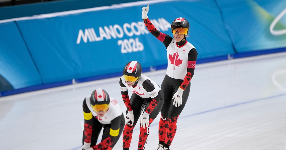 Canada advances to gold medal final in women’s team pursuit