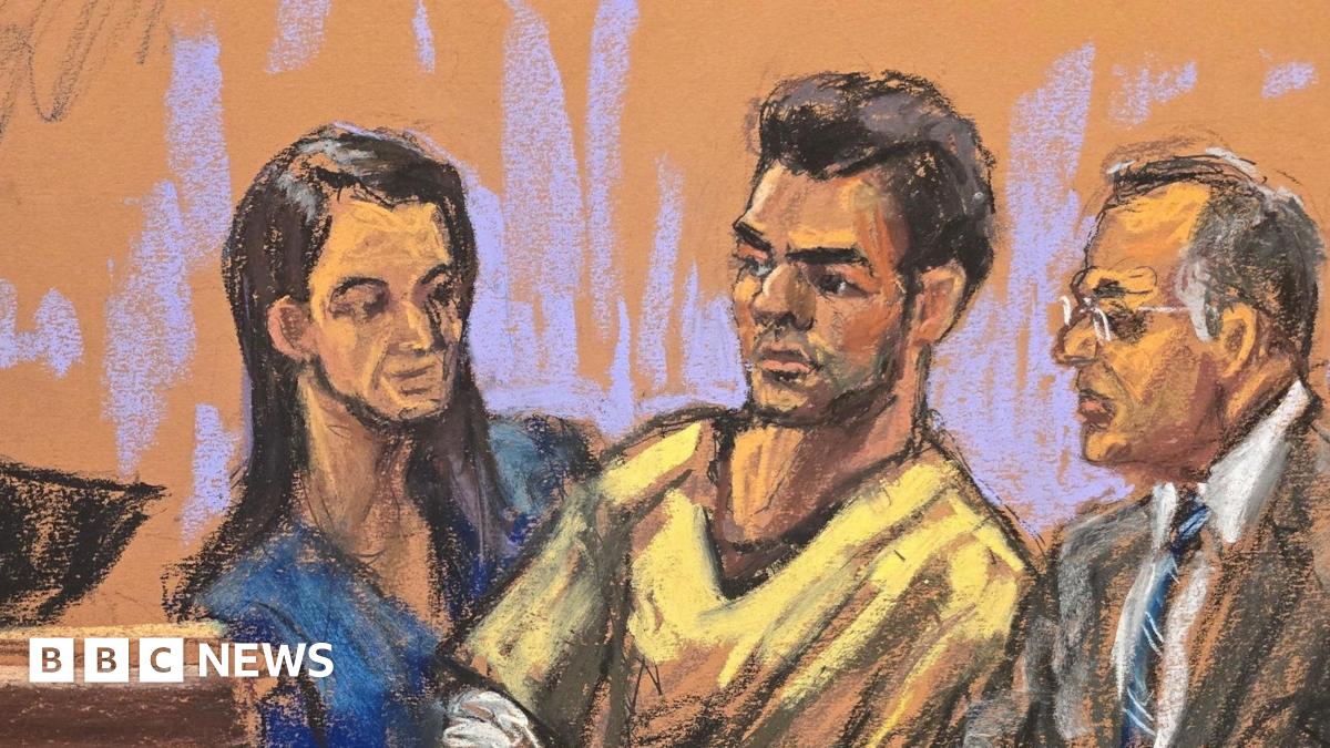 Courtroom sketch with Mangione, the judge and his lawyers. He is in a prison uniform