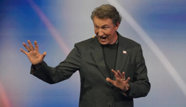 2026 Winter Olympics: 'True Canadian' Wayne Gretzky says he wants Canada's hockey team to win gold: 'I've never wavered from that'