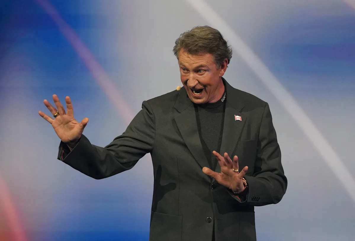 2026 Winter Olympics: 'True Canadian' Wayne Gretzky says he wants Canada's hockey team to win gold: 'I've never wavered from that'