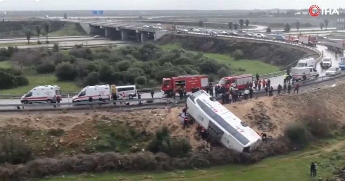 Antalya: At least 8 killed after bus plunges 50ft into ditch | World | News
