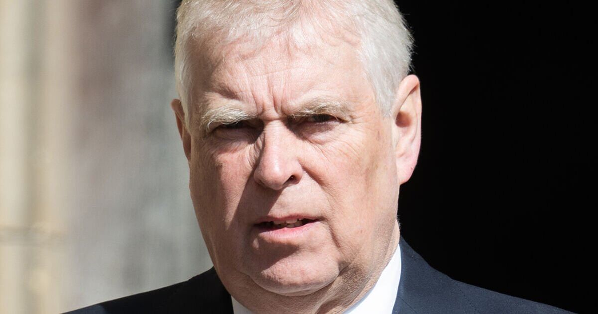 Ex-royal cop who 'saw Andrew bring women to Palace' contacts police | Royal | News