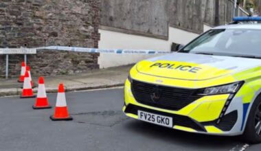 Plymouth LIVE: Mutley swarmed by bomb squad as College Avenue closed off | UK | News