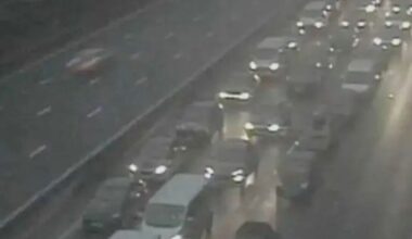 M3 traffic LIVE: Major motorway to be shut for hours as police and paramedics swarm area - Daily Express