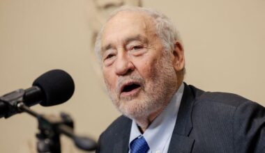 3 Signs US Economy Will 'Get Worse,' According to Joseph Stiglitz