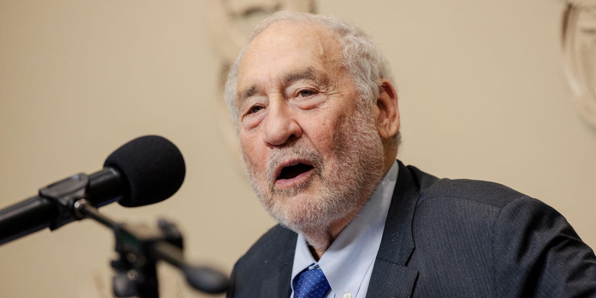 3 Signs US Economy Will 'Get Worse,' According to Joseph Stiglitz